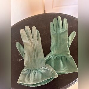 Vintage 1950s Emerald Green Faux Suede Gloves | Small/Medium Retro Style